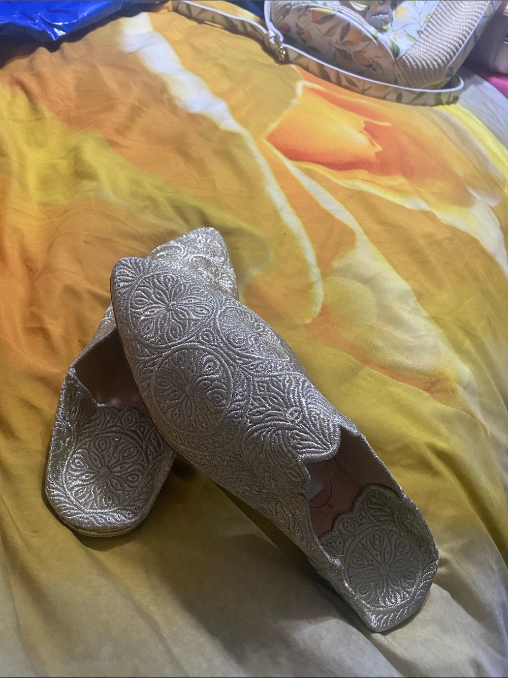 Metallic Embroidered Pointed-Toe Flats - Silver - Picture 5 of 7